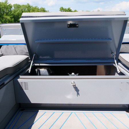Салют 585 BR (BowRider) Салют 585 BR (BowRider)