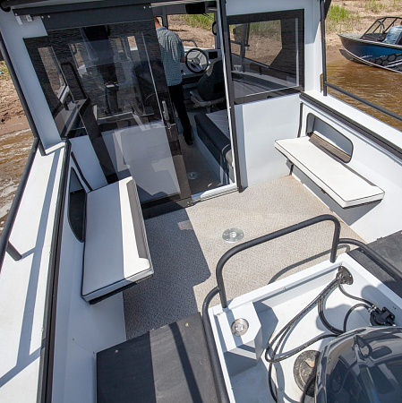 Realcraft 700 Cabin